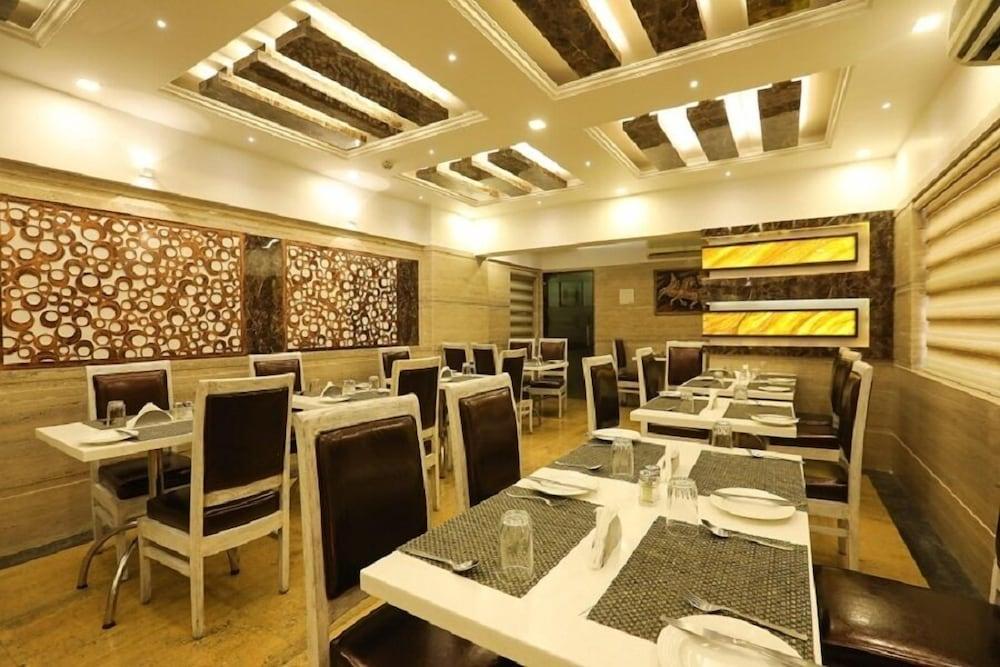होटल Jyoti Dwelling 3*